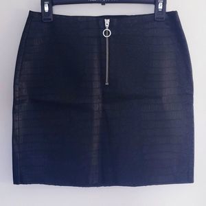 🛍FREEW/PURCHASE🛍Faux snake skin skirt